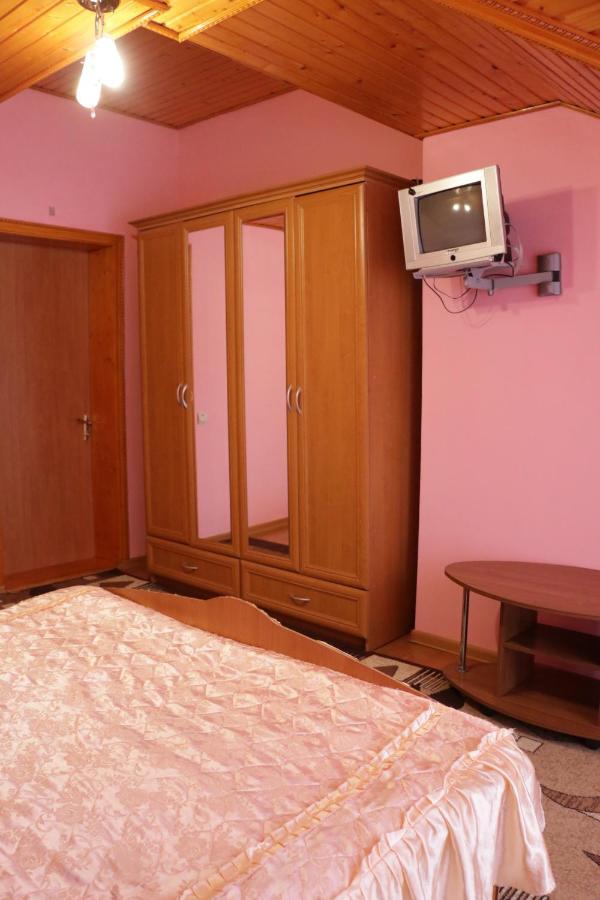 Karpatskyi Maetok Hotel สลาฟสเก ภายนอก รูปภาพ
