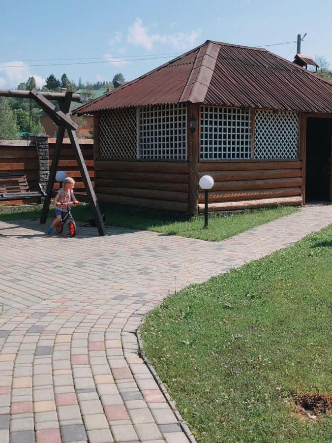 Karpatskyi Maetok Hotel สลาฟสเก ภายนอก รูปภาพ